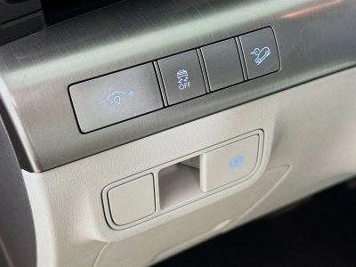 2024 Hyundai Kona — photo 8 view