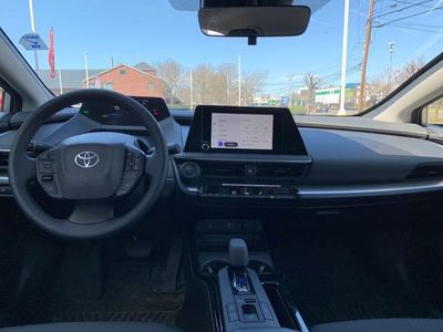 2025 Toyota Prius LE - Photo 16