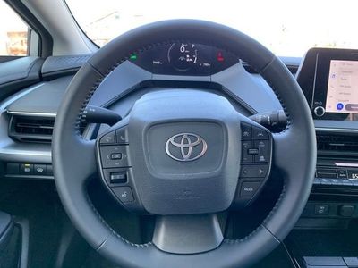 2025 Toyota Prius LE - Photo 18