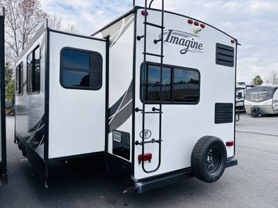 2018 Grand Design IMAGINE - Photo 4