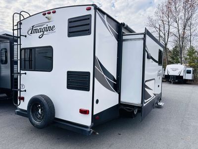 2018 Grand Design IMAGINE - Photo 3