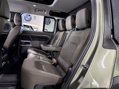 2020 Land Rover Defender — photo 8 view