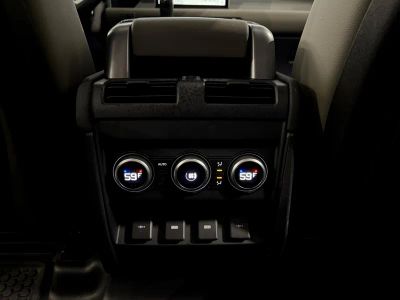 2020 Land Rover Defender — photo 11 view