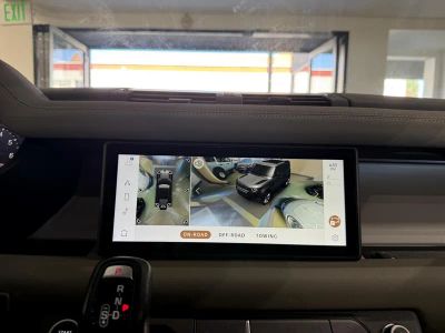 2020 Land Rover Defender — photo 19 view