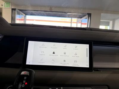 2020 Land Rover Defender — photo 20 view