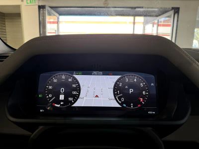 2020 Land Rover Defender — photo 17 view