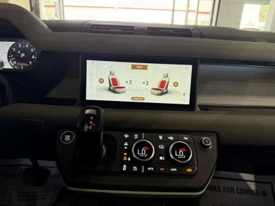 2020 Land Rover Defender — photo 22 view