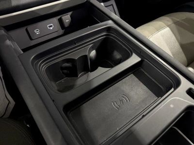 2020 Land Rover Defender — photo 24 view