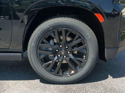 2024 Chevrolet Tahoe - Photo 11