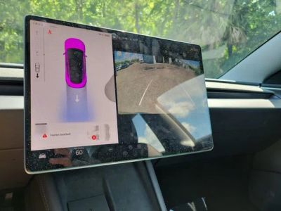 2025 Tesla Model 3 — photo 18 view