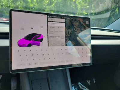 2025 Tesla Model 3 — photo 17 view