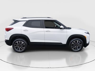 2025 Chevrolet Trailblazer — photo 8 view