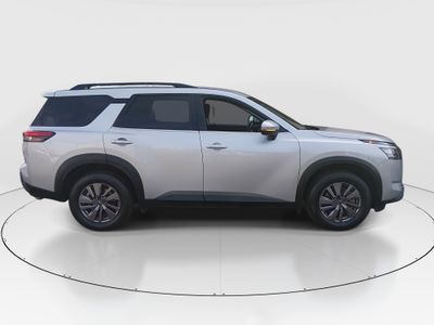 2025 Nissan Pathfinder — photo 8 view