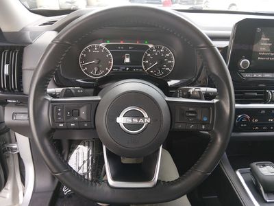 2025 Nissan Pathfinder — photo 12 view