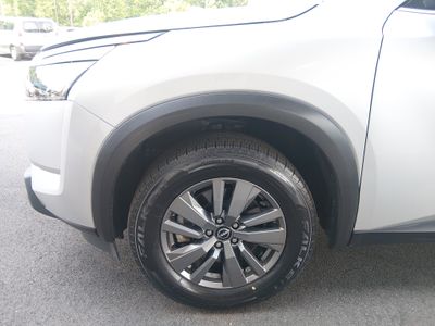 2025 Nissan Pathfinder — photo 10 view