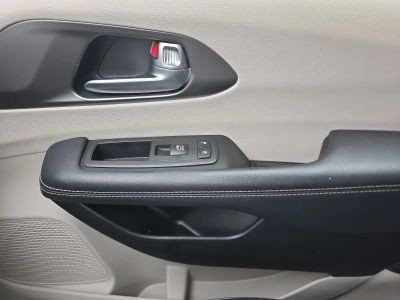 2024 Chrysler Pacifica - Photo 21