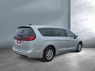 2024 Chrysler Pacifica - Photo 6