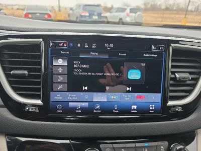 2024 Chrysler Pacifica - Photo 11
