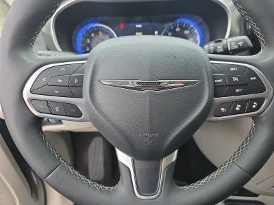 2024 Chrysler Pacifica - Photo 19