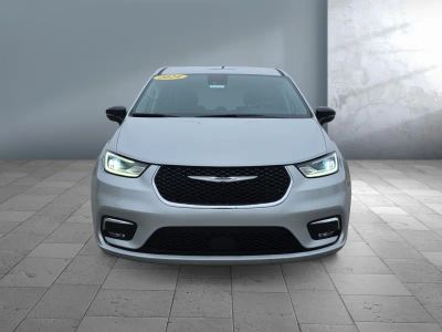 2024 Chrysler Pacifica - Photo 2