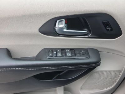 2024 Chrysler Pacifica - Photo 20