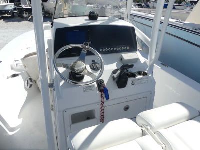2015 Sportsman Masters 227 — engine compartment view