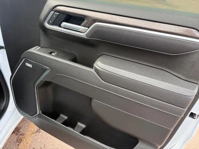 2026 Chevrolet Silverado 1500 — photo 21 view