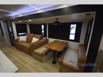 2025 Forest River RV Wildwood Heritage Glen — photo 12 view
