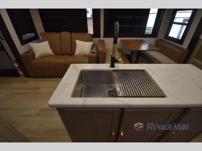 2025 Forest River RV Wildwood Heritage Glen — photo 19 view