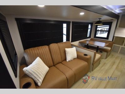 2025 Forest River RV Wildwood Heritage Glen — photo 13 view