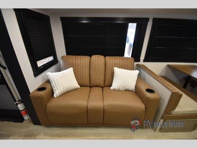 2025 Forest River RV Wildwood Heritage Glen — photo 10 view