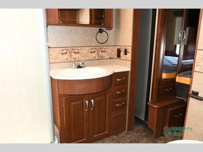 2014 Thor Motor Coach Challenger - Photo 23