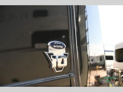 2014 Thor Motor Coach Challenger - Photo 36