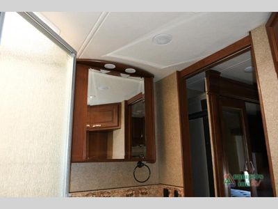 2014 Thor Motor Coach Challenger - Photo 24