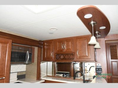 2014 Thor Motor Coach Challenger - Photo 16