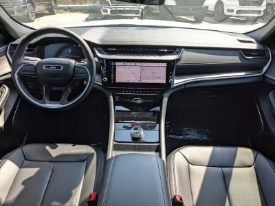 2026 Jeep Grand Cherokee — photo 16 view