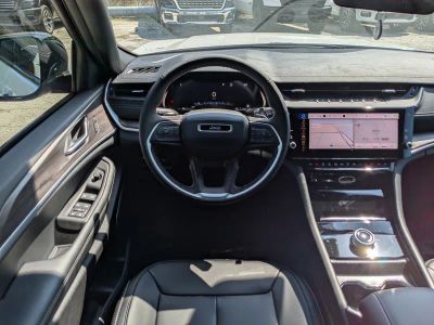 2026 Jeep Grand Cherokee — photo 17 view