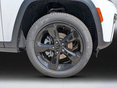 2026 Jeep Grand Cherokee — photo 10 view