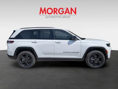 2026 Jeep Grand Cherokee — side profile view