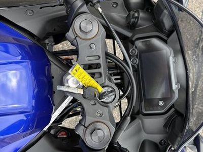 2025 Yamaha YZF-R3 - Photo 12