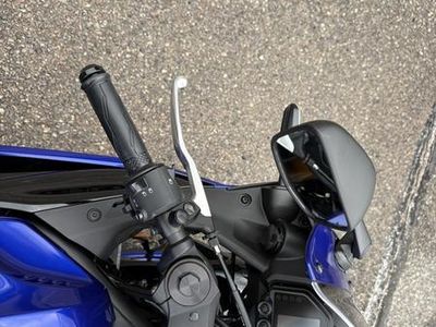 2025 Yamaha YZF-R3 - Photo 11