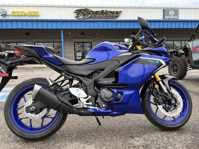 2025 Yamaha YZF-R3 - Photo 7