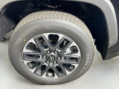 2026 Toyota Tundra 4WD — photo 11 view
