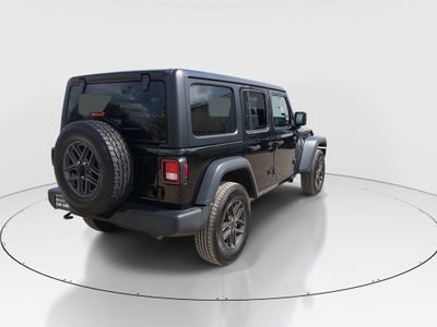 2024 Jeep Wrangler - Photo 7
