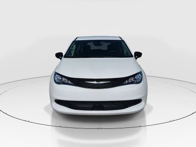 2024 Chrysler Voyager - Photo 2