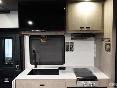 2026 Grand Design Lineage Series M - Photo 7
