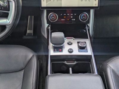 2023 Land Rover Range Rover — photo 18 view