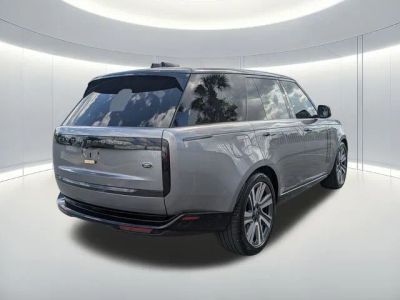 2023 Land Rover Range Rover — detail view