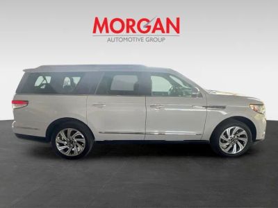 2024 Lincoln Navigator L — photo 9 view