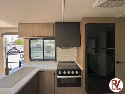 2026 Wildwood 28DBUD — photo 15 view